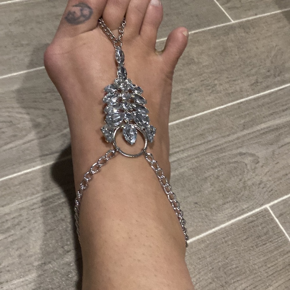 Women’s rhinestone ankle & toe ring set NWOT